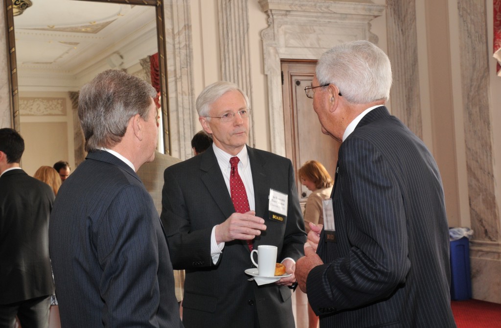 The Honorable Tom Coleman (USCHS Chairman) speaks with Senator Blunt and the Honorable Ron Sarasin.