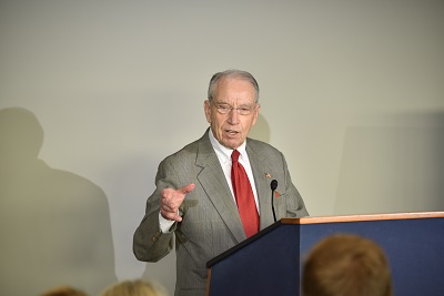 USCHS Honors Senate Committee on Finance: Chairman Chuck Grassley delivers his remarks.