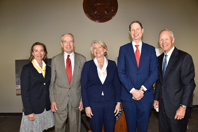 USCHS Honors Senate Committee on Finance