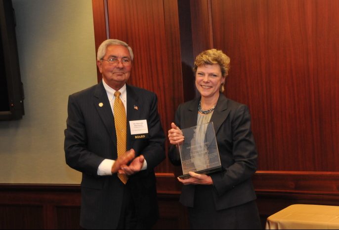 Cokie Roberts received the 2010 Freedom Award
